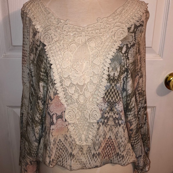 Crochet detail top - Picture 7 of 7